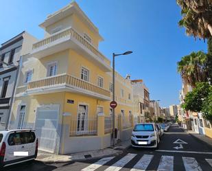 Exterior view of Flat to rent in  Santa Cruz de Tenerife Capital  with Air Conditioner and Storage room