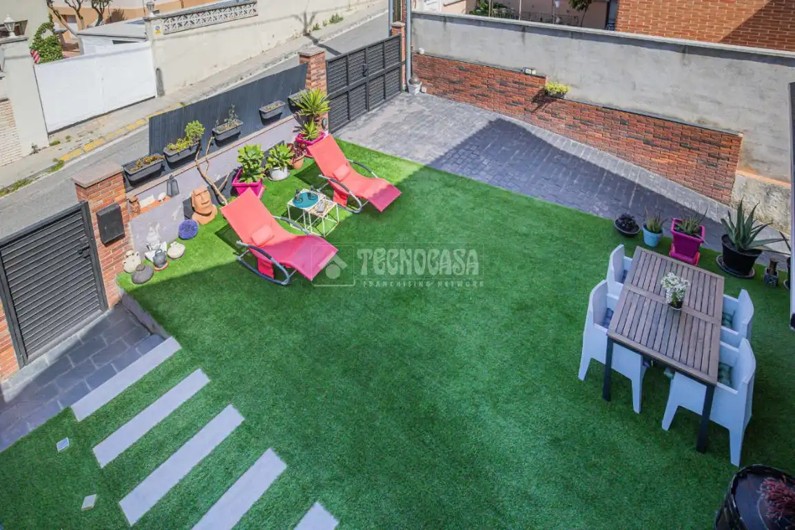 Terrassa de Casa adosada en venda en Montcada i Reixac amb Aire condicionat, Calefacció i Terrassa