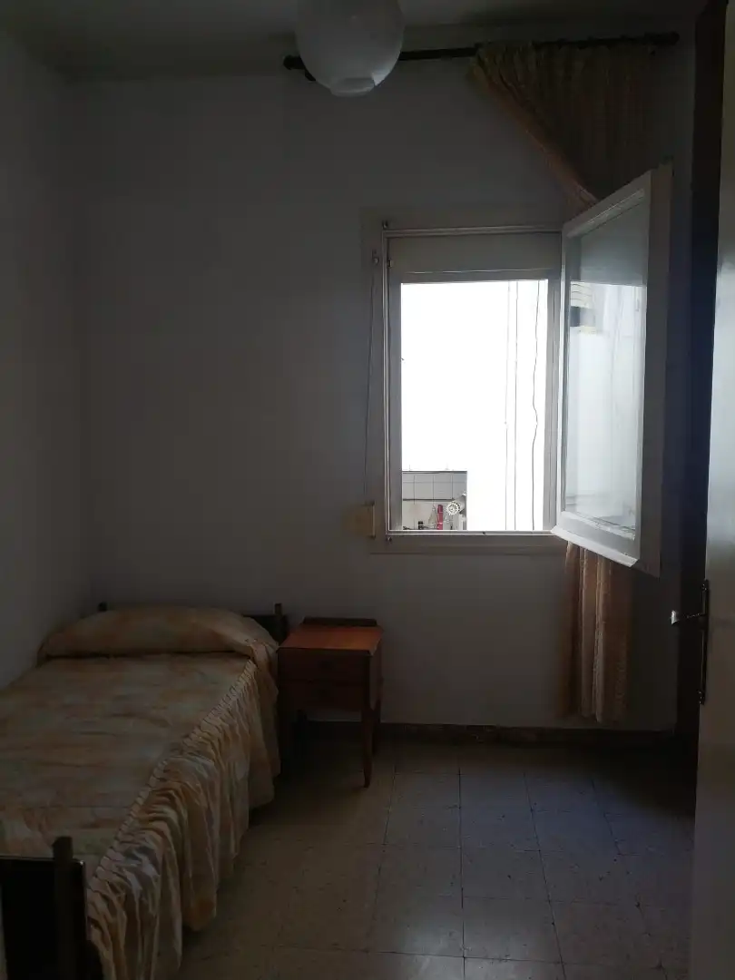Habitación de Piso en venta en L'Hospitalet de Llobregat con Balcón