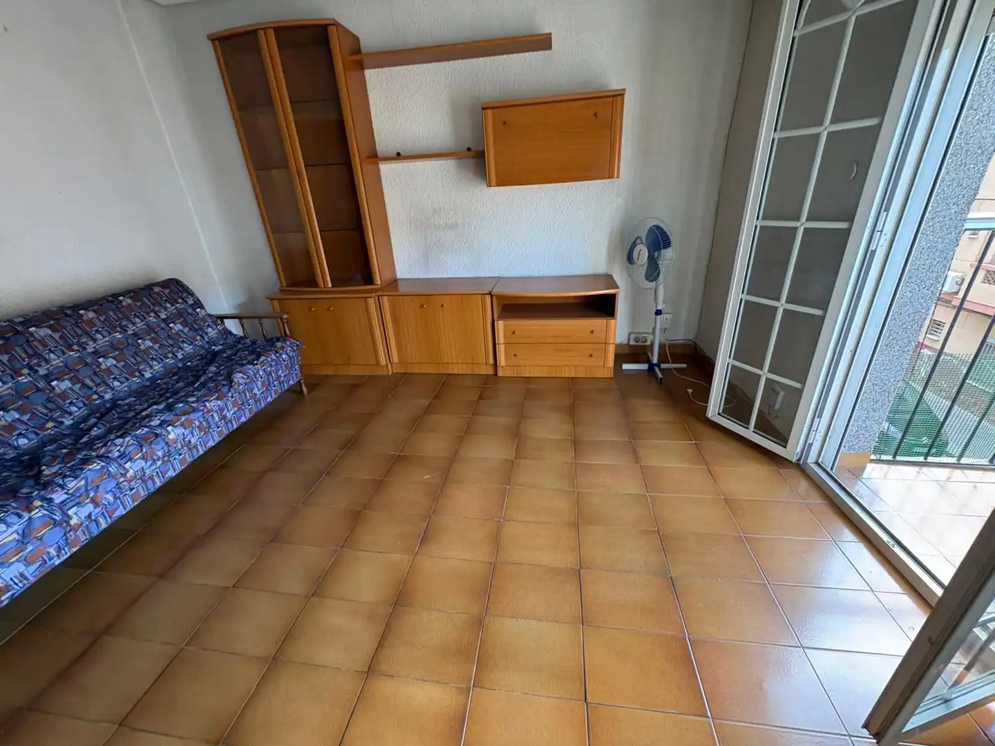 Flat for rent in Calle manuel ruiz magro, Carrús Este