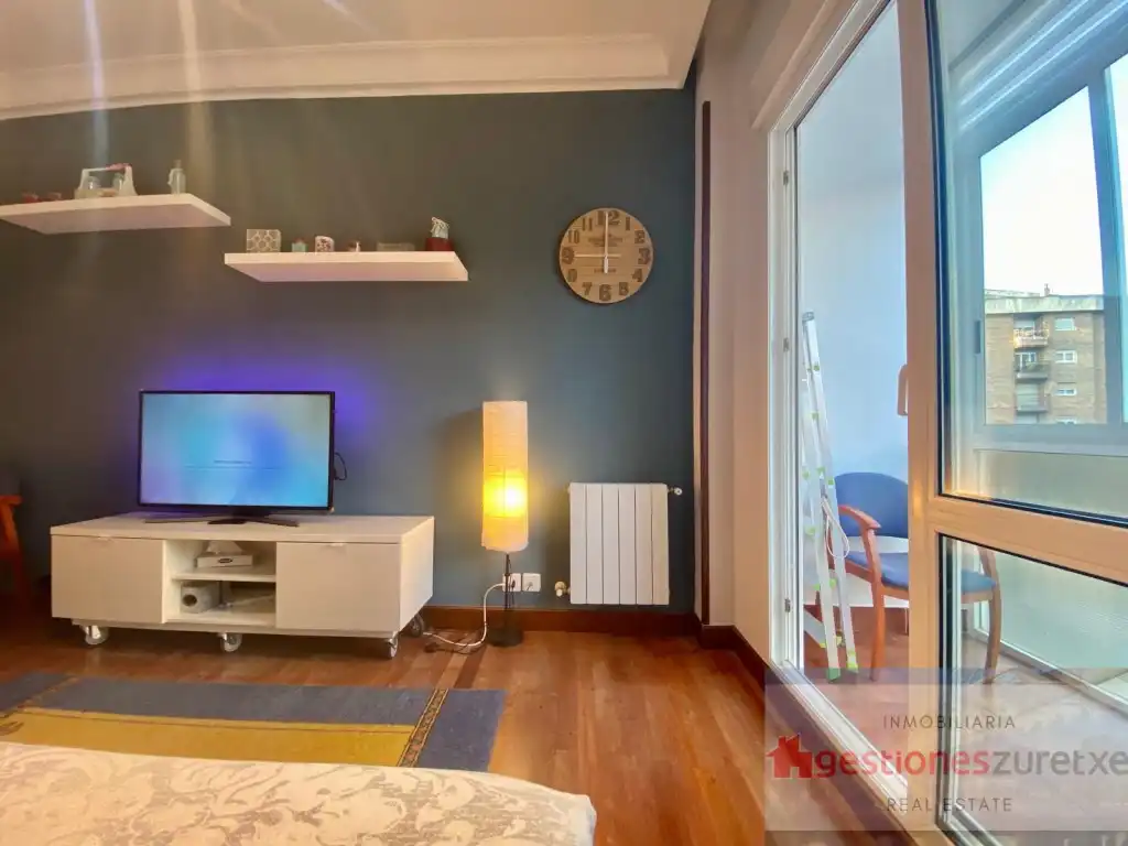 Living room of Flat for sale in Bilbao   with Furnished
