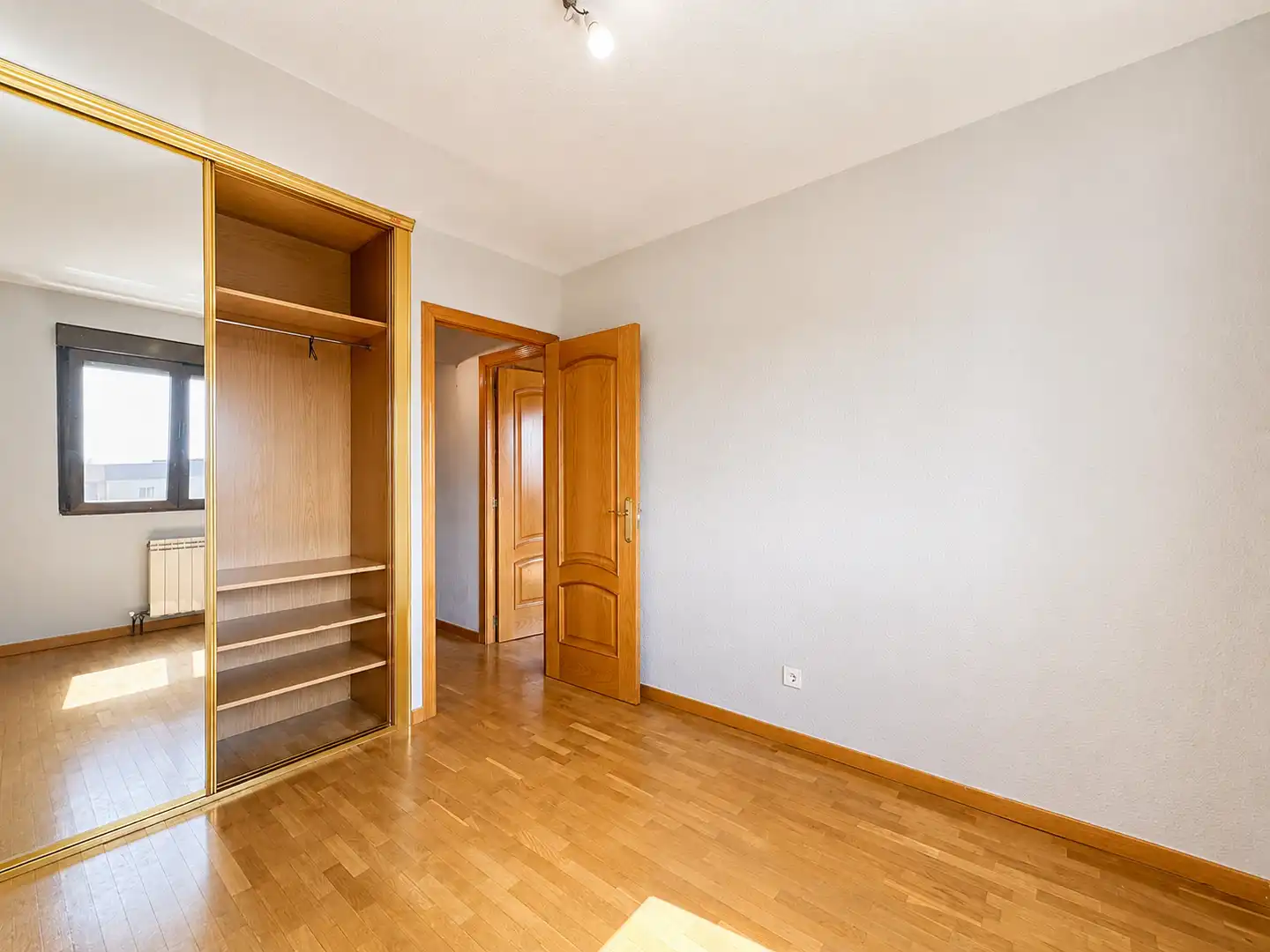 Bedroom of Flat for sale in Coslada  with Air Conditioner and Heating