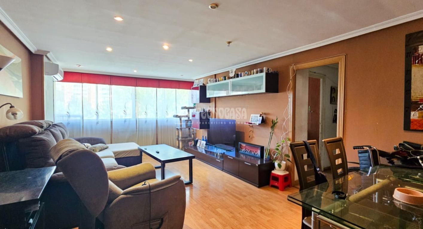 Living room of Flat for sale in Fuenlabrada  with Heating, Swimming Pool and Community pool