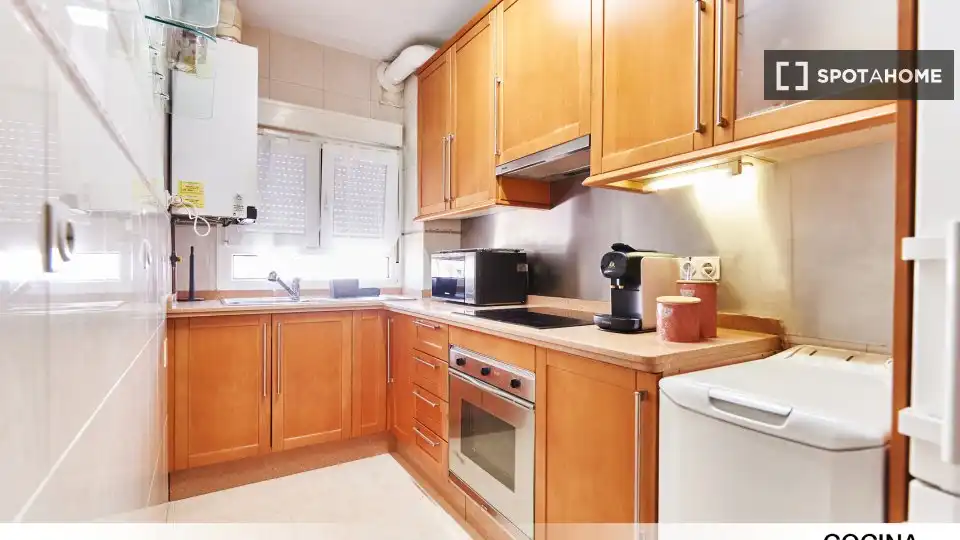Cocina de Piso para compartir en Sevilla con Aire acondicionado, Terraza y Amueblado