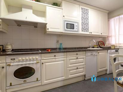 Kitchen of Flat for sale in  Madrid Capital  with Air Conditioner, Heating and Parquet flooring