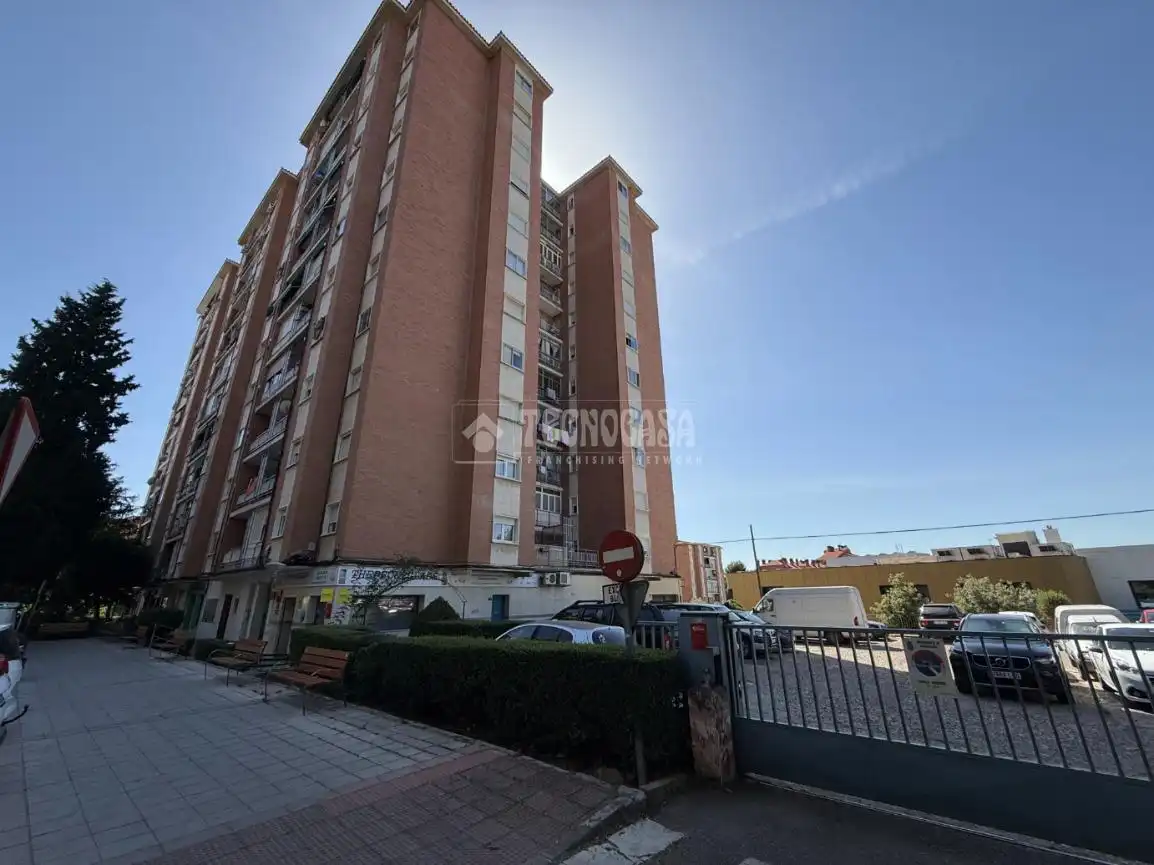 Vista exterior de Piso en venta en Guadalajara con Aire acondicionado, Calefacción y Terraza