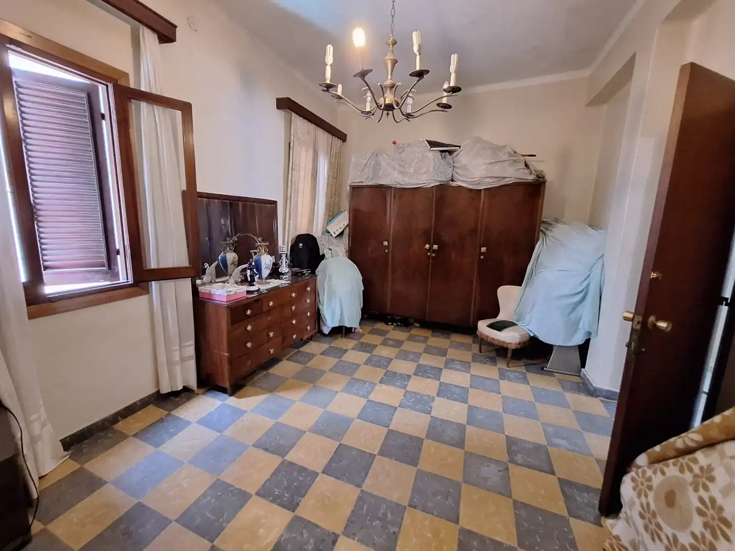 Gebäude zum Verkauf in La Línea de la Concepción mit Alarm