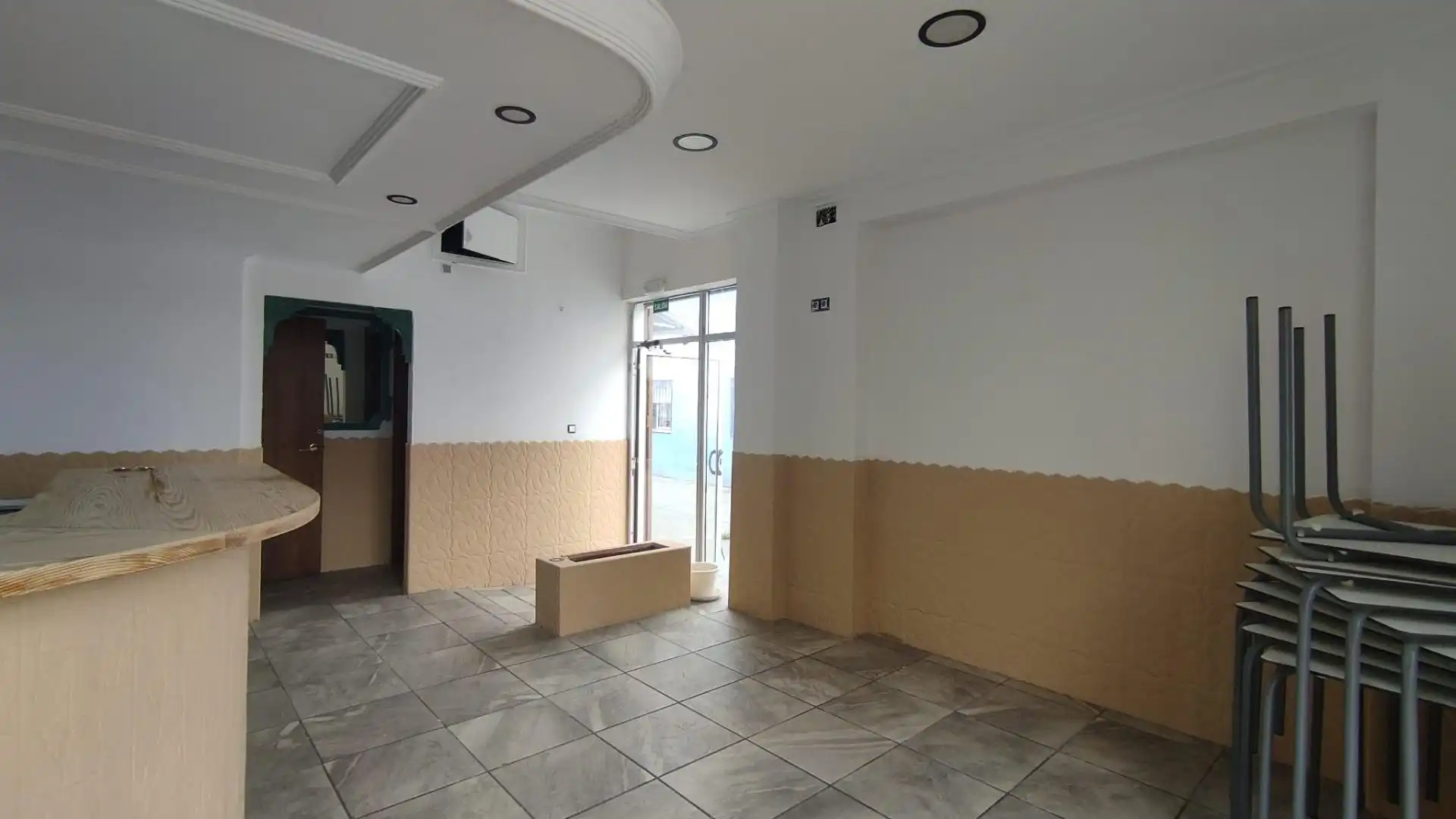 Geschaftsraum zum Verkauf in Alicante / Alacant mit Terrasse