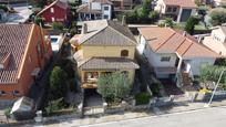 Vista exterior de Casa o xalet en venda en Cardedeu amb Calefacció, Jardí privat i Parquet