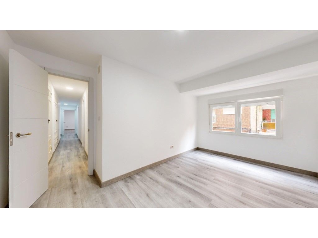 Piso en venta en Calle Germanies, Zona Avenida al Vedat