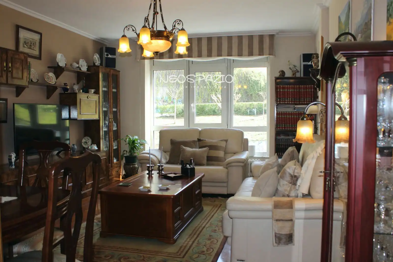 Sala d'estar de Pis en venda en Lugo Capital amb Calefacció, Parquet i Terrassa