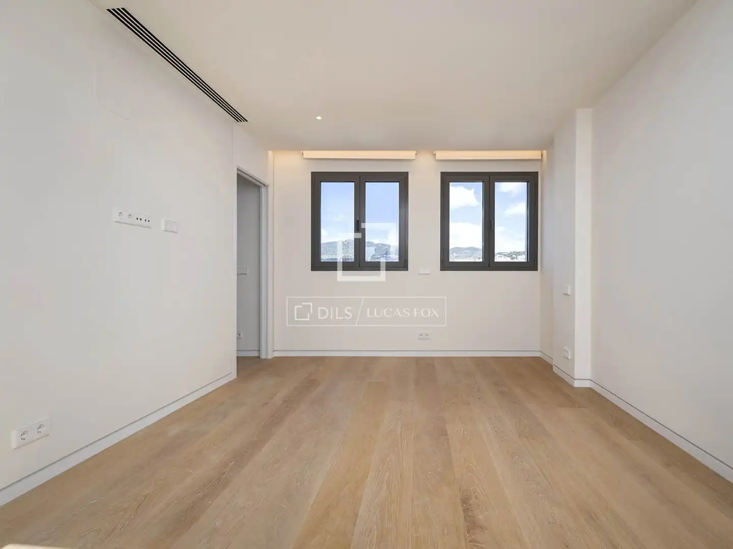 Bedroom of Attic for sale in Barcelona  with Air Conditioner, Terrace and Swimming Pool