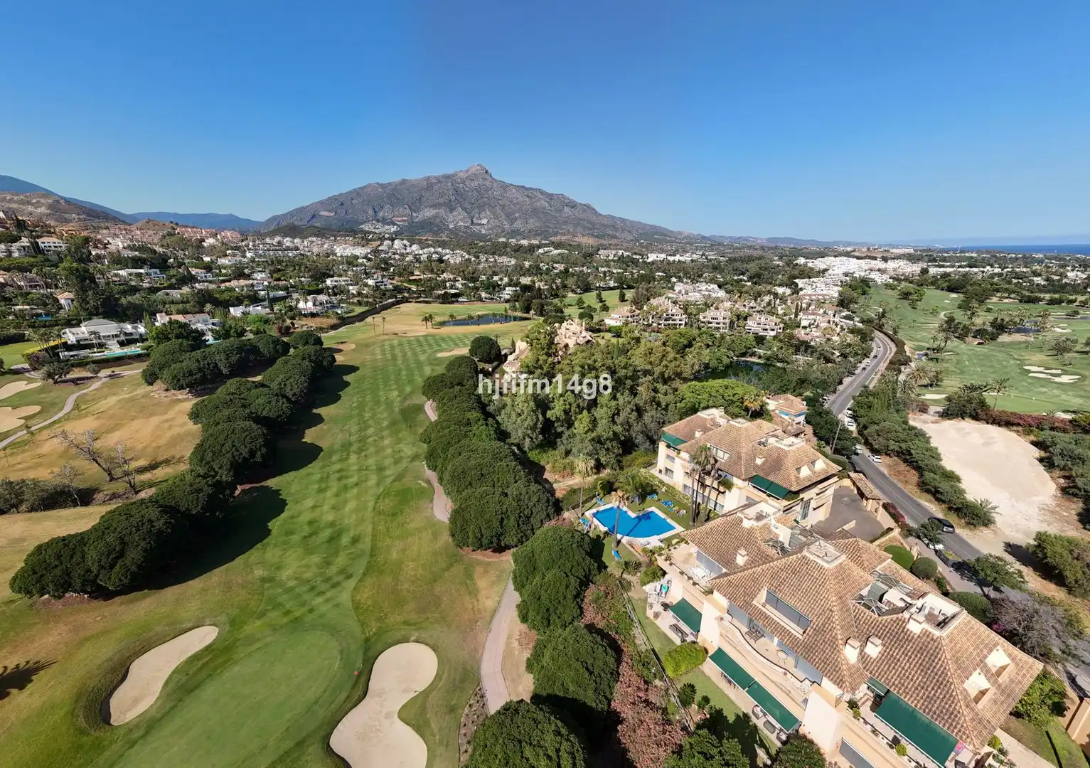Vista exterior de Ático en venta en Marbella con Aire acondicionado, Trastero y Amueblado