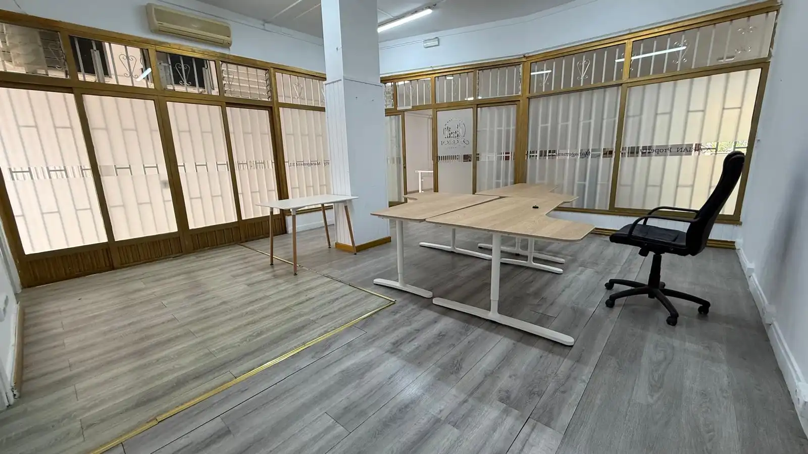 Commercial properties for rent in Arona  with Air Conditioner, Parquet flooring and Internet