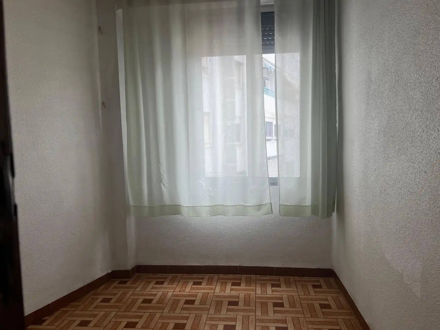 Bedroom of Flat for sale in Valencia  with Air Conditioner and Alarm