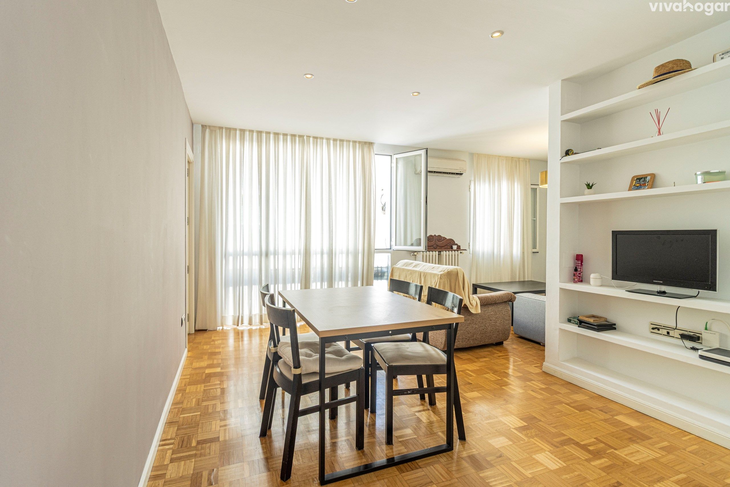 Dining room of Flat for sale in  Madrid Capital  with Air Conditioner