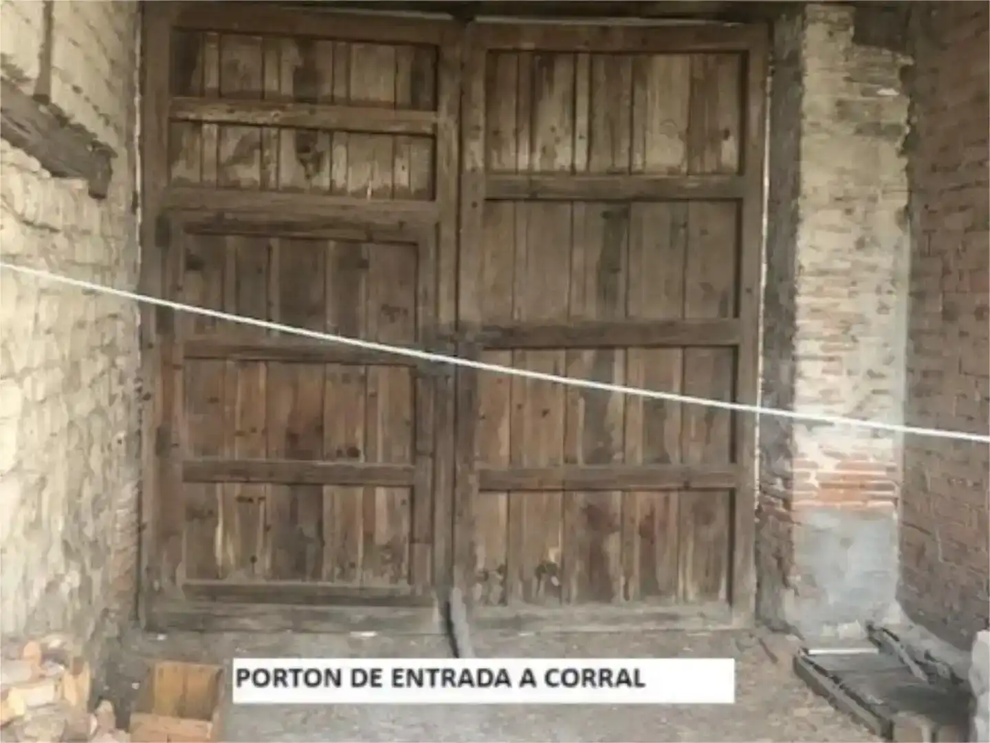 Casa adosada en venda en Navas de Oro amb Jardí privat, Traster i Moblat