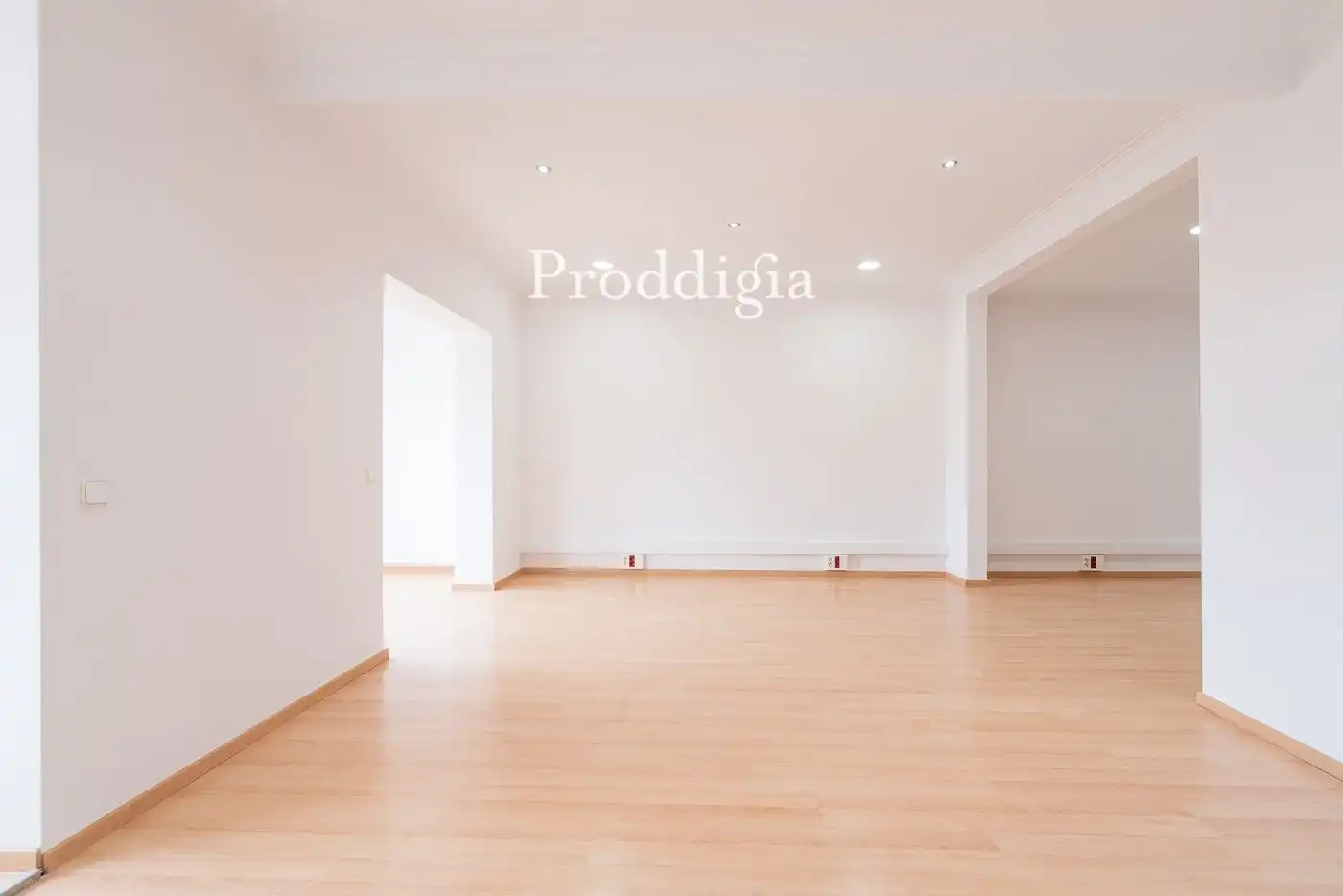 Bedroom of Office for rent in Barcelona  with Air Conditioner and Heating