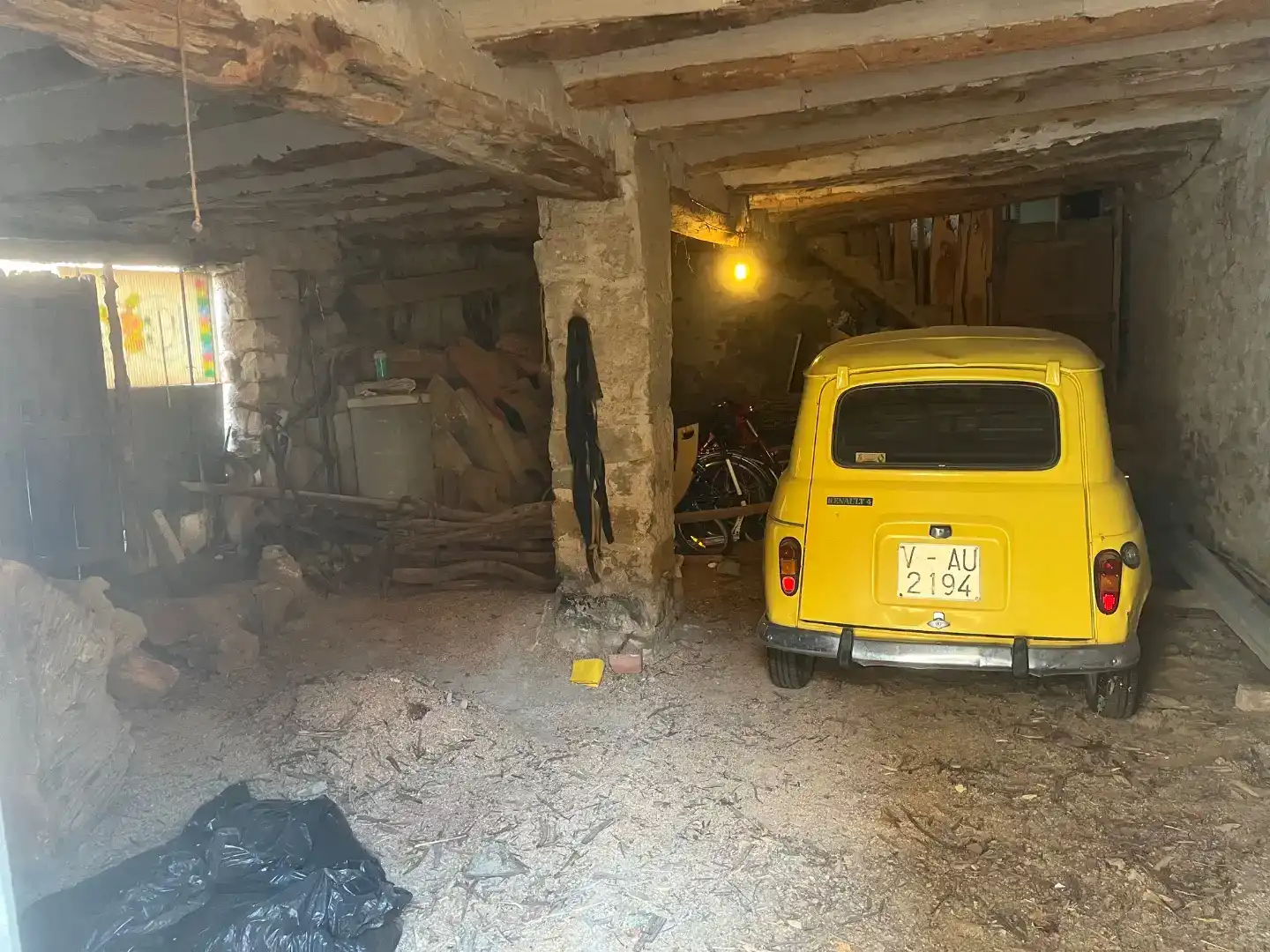 Casa adosada en venda en Alpuente amb Balcó