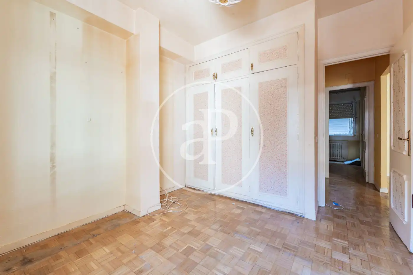 Habitación de Piso en venta en Madrid con Calefacción, Terraza y Balcón
