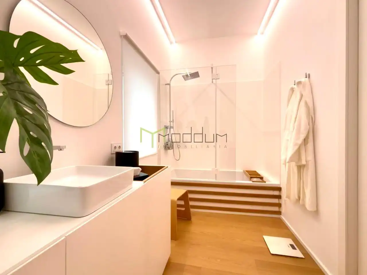 Badezimmer von Maisonette zum Verkauf in Santiago de Compostela  mit Heizung, Abstellraum und Möbliert