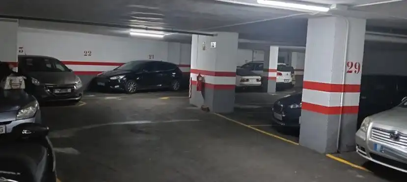 Parkplatz von Garage zum Verkauf in Zaragoza