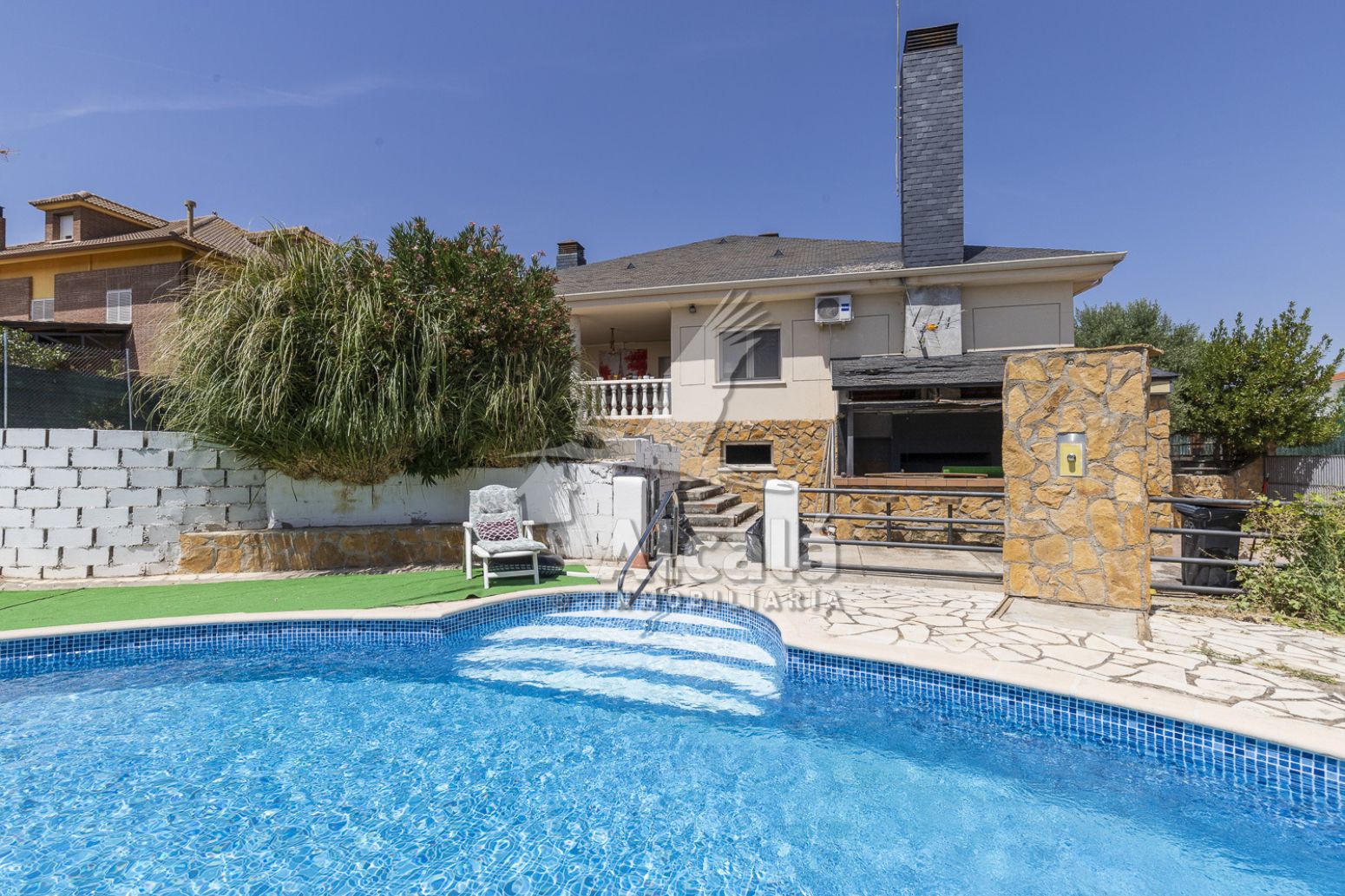 Piscina de Casa o xalet en venda en Camarma de Esteruelas amb Calefacció, Traster i Piscina