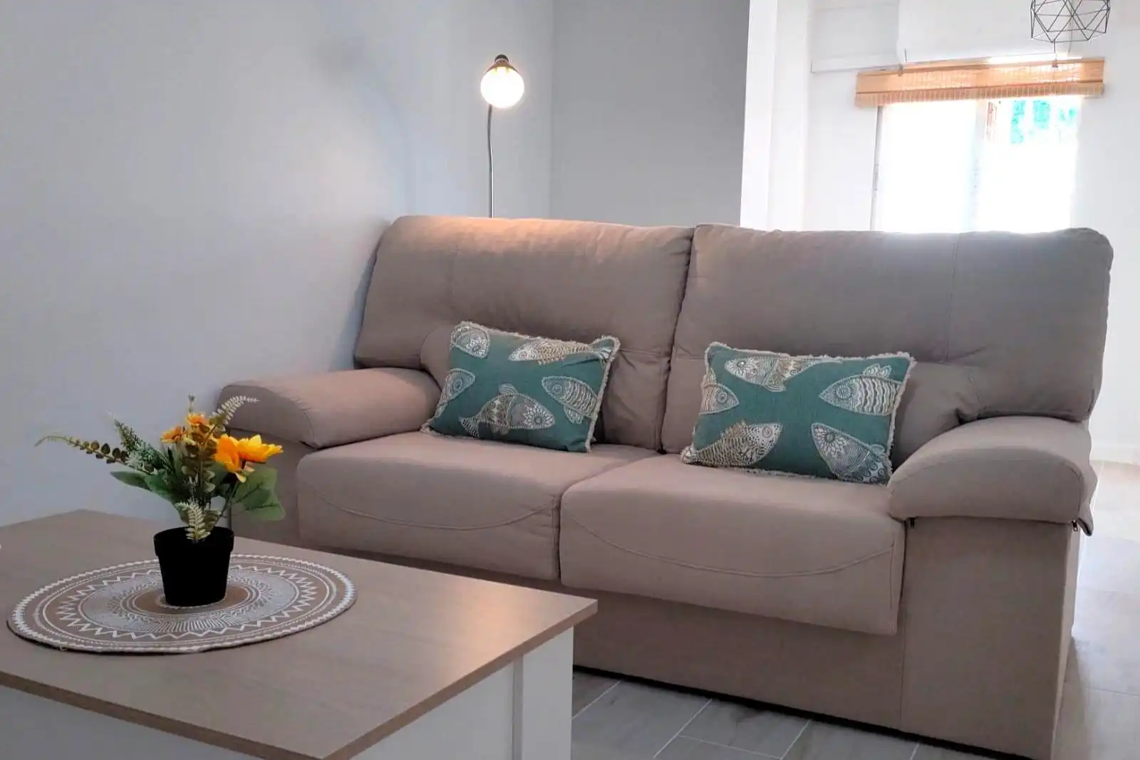 Sala d'estar de Casa adosada en venda en Torrevieja amb Aire condicionat, Calefacció i Terrassa