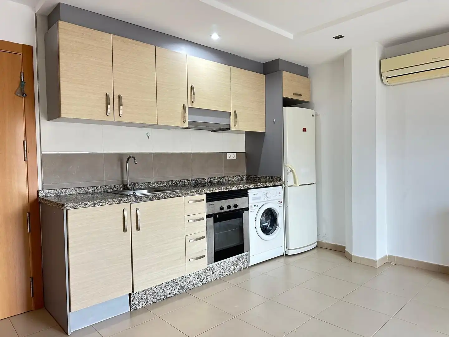 Cocina de Apartamento en venta en Bellreguard con Aire acondicionado, Jardín privado y Terraza