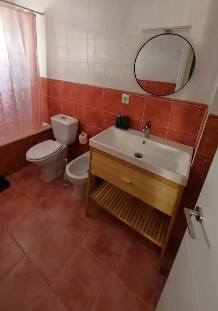 Badezimmer von Dachboden zur Miete in Zahara de los Atunes mit Klimaanlage, Terrasse und Möbliert