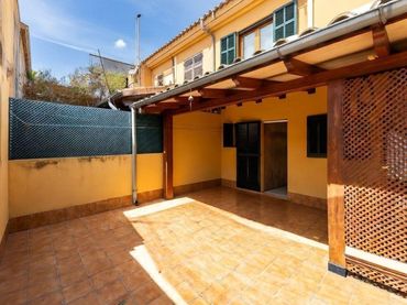 Reihenhaus mit Balkon zum Verkauf in Llevant