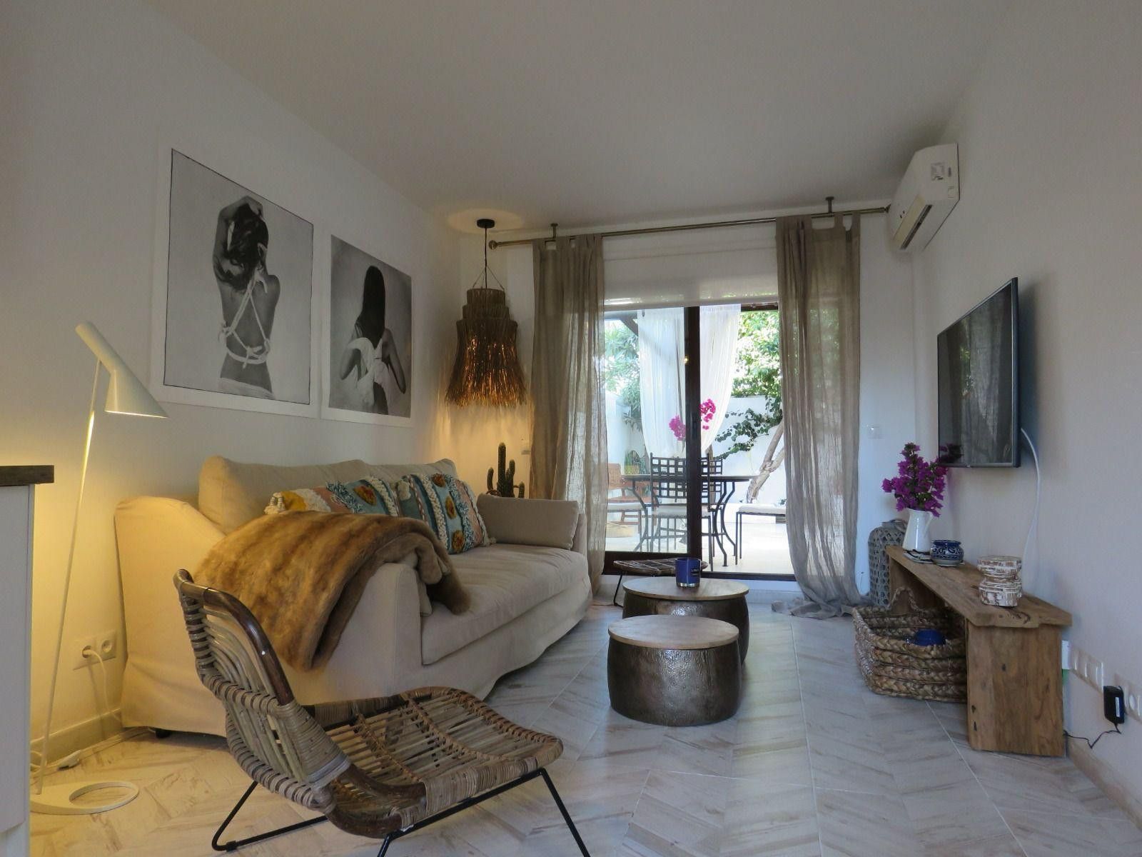 Living room of Planta baja to rent in Estepona  with Air Conditioner, Terrace and Swimming Pool