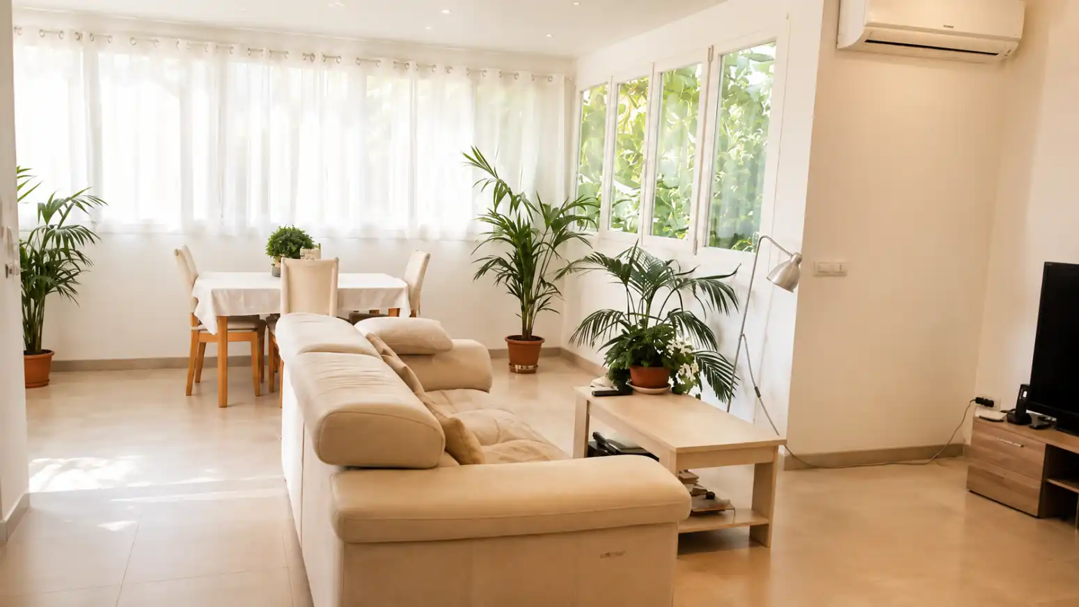 Living room of Flat for sale in Calvià  with Air Conditioner, Heating and Private garden