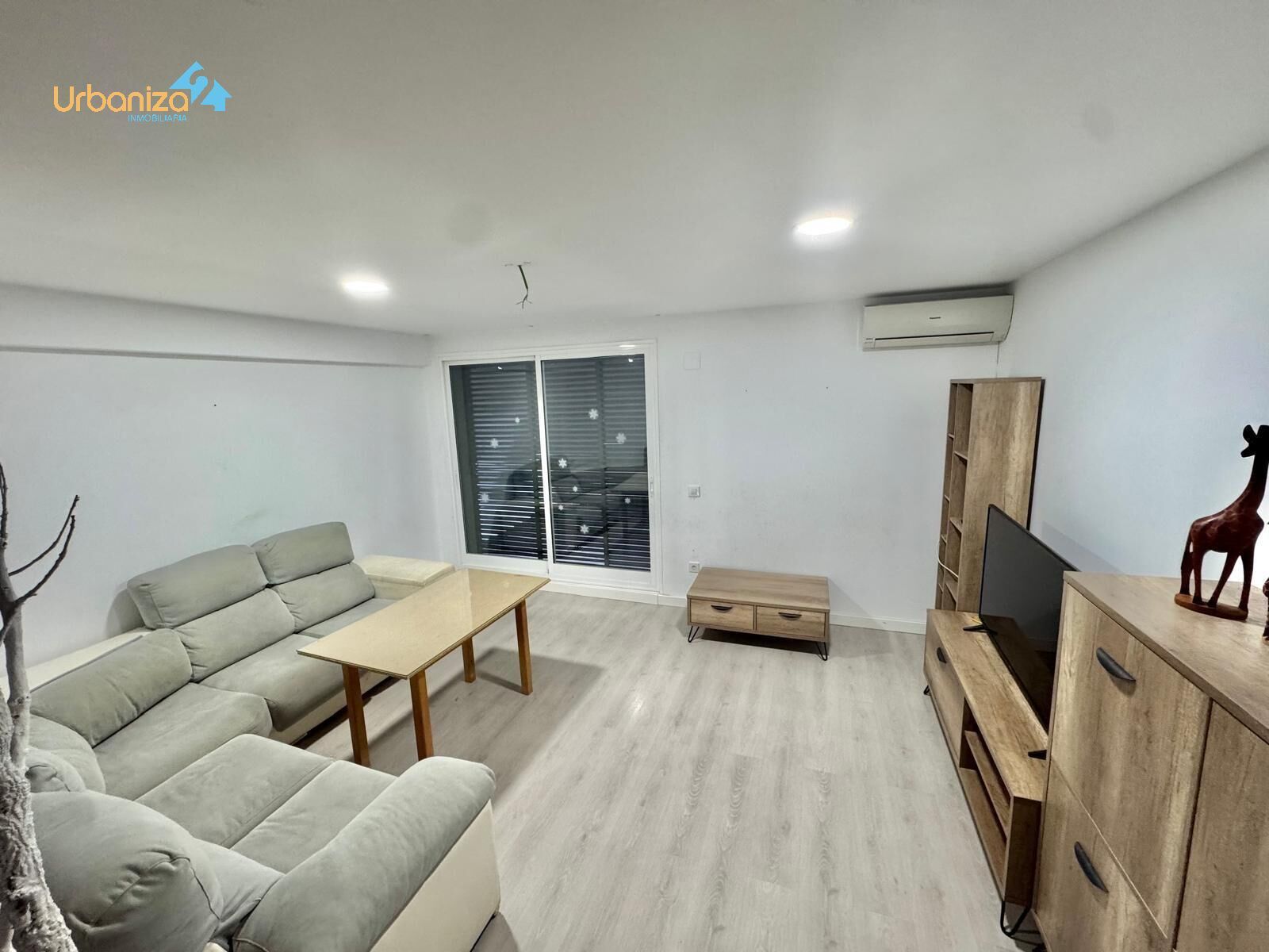 Living room of Single-family semi-detached to rent in Badajoz Capital  with Storage room