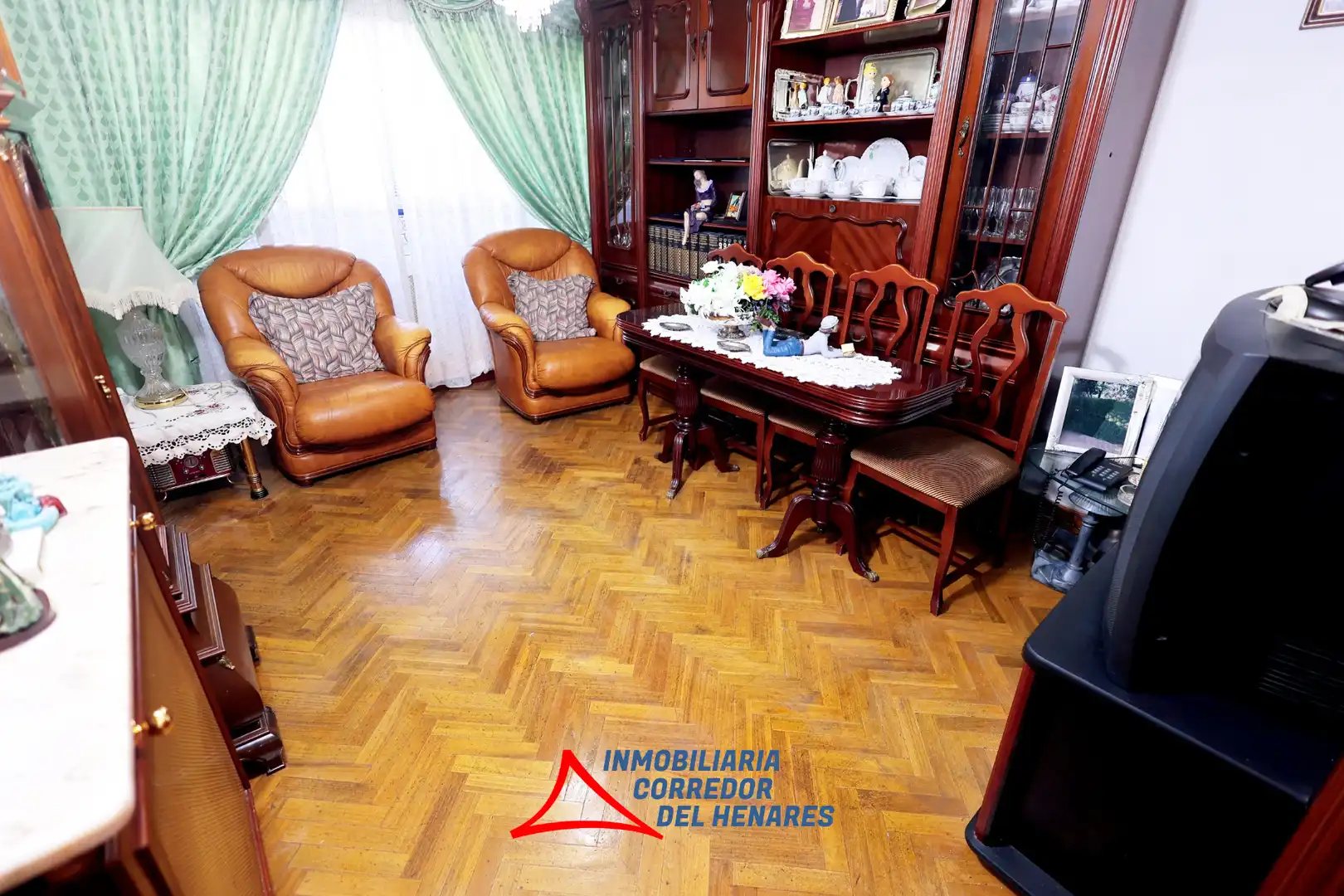 Sala d'estar de Pis en venda en Mejorada del Campo amb Calefacció i Moblat