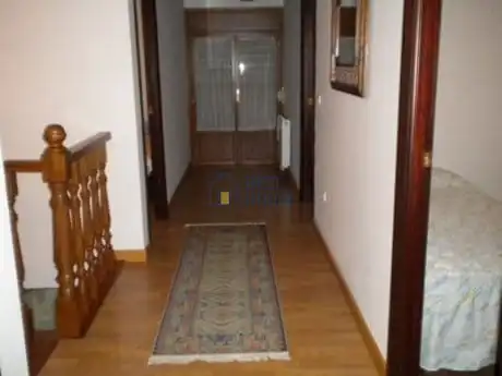 Casa o xalet en venda en Villamañán amb Calefacció, Jardí privat i Parquet