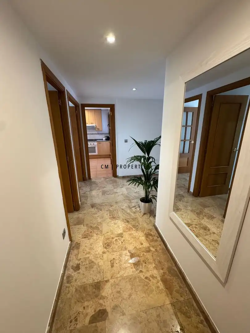 Wohnung zur Miete in Valencia mit Klimaanlage, Heizung und Terrasse