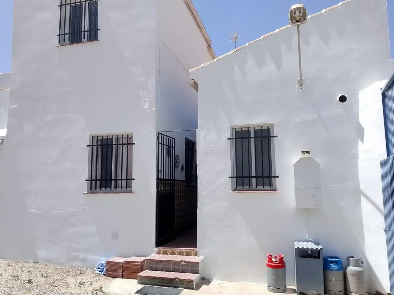 Exterior view of Houses for sale in Mollina  with Air Conditioner, Storage room and Balcony