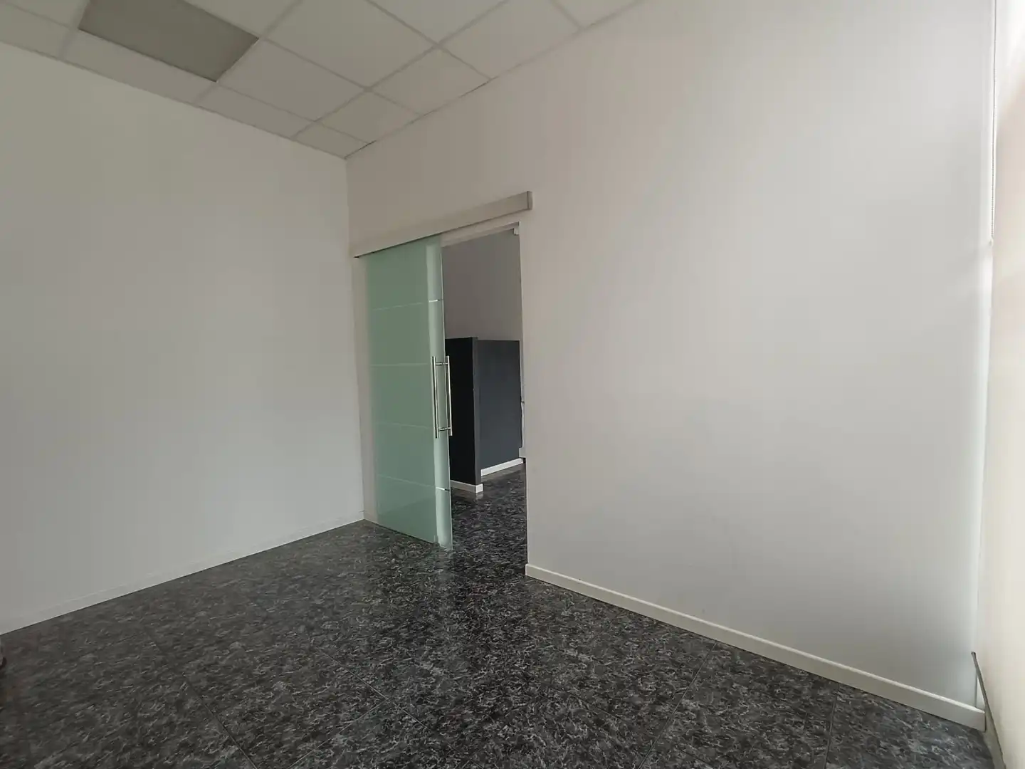 Geschaftsraum zur Miete in L'Hospitalet de Llobregat mit Alarm
