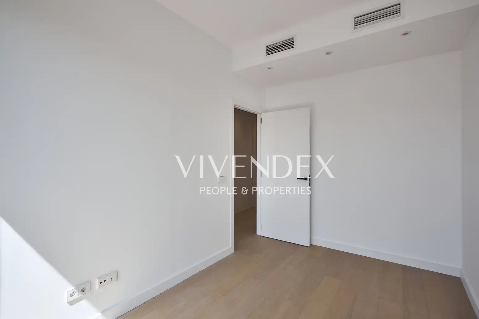 Habitación de Ático en venta en Barcelona con Calefacción y Terraza