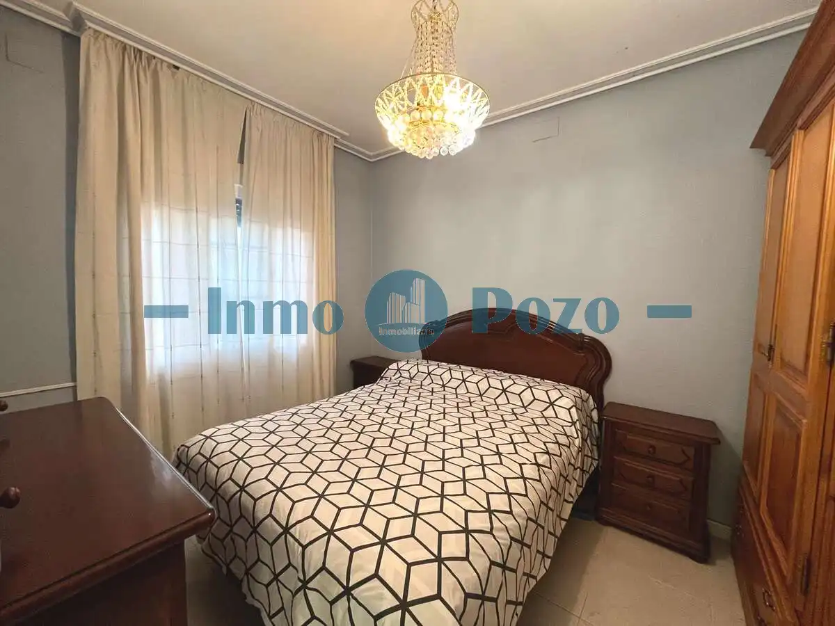 Schlafzimmer von Maisonette zum Verkauf in Almendralejo mit Abstellraum und Möbliert
