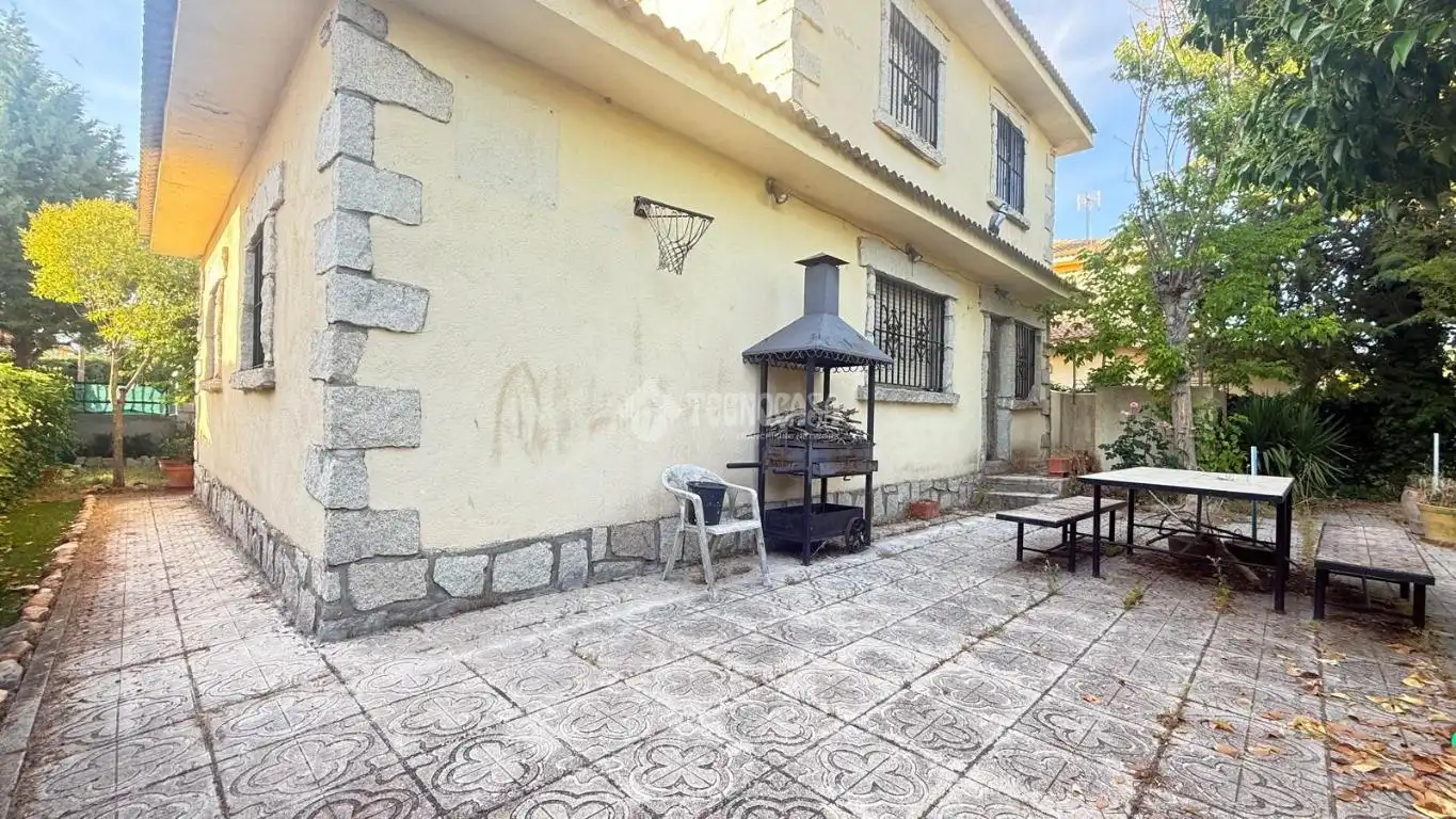 Terraza de Casa adosada en venta en Camarena con Calefacción, Trastero y Piscina comunitaria