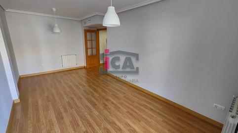 Foto 2 de Apartament en venda a Calle Agustina de Aragón, Aguas Vivas - La Zambomba, Cáceres