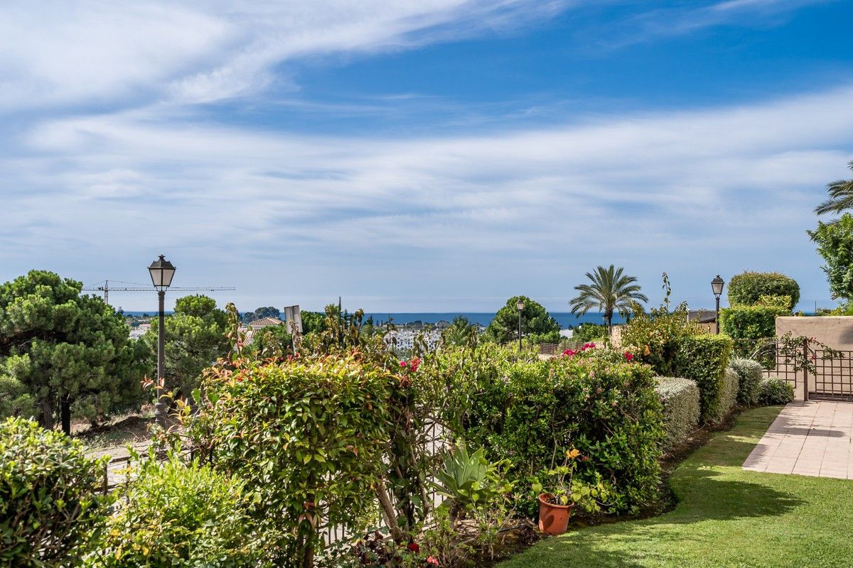 Jardí de Planta baixa en venda en Estepona amb Aire condicionat, Terrassa i Piscina