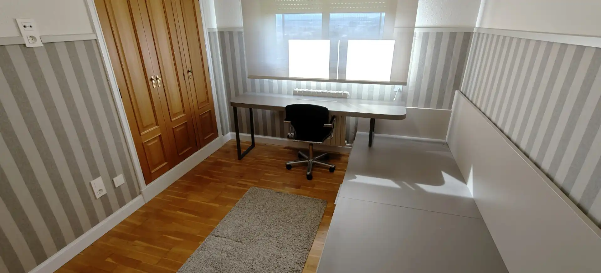 Bedroom of Attic for rent in Zaragoza  with Air Conditioner, Heating and Parquet flooring