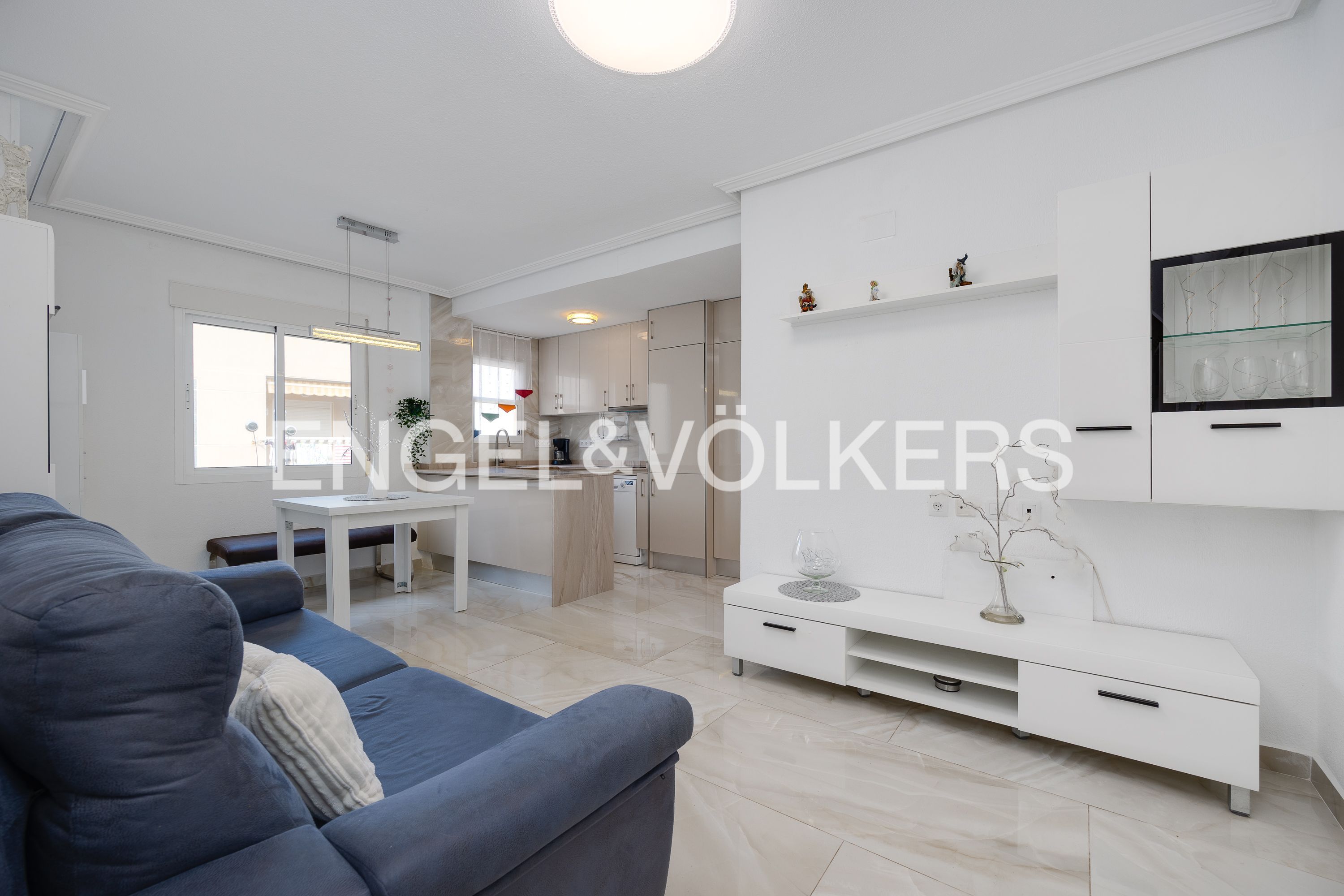 Living room of Apartment for sale in Torrevieja  with Air Conditioner, Heating and Furnished