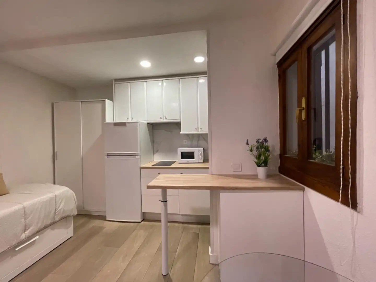 Cocina de Estudio en venta en Madrid con Calefacción y Amueblado