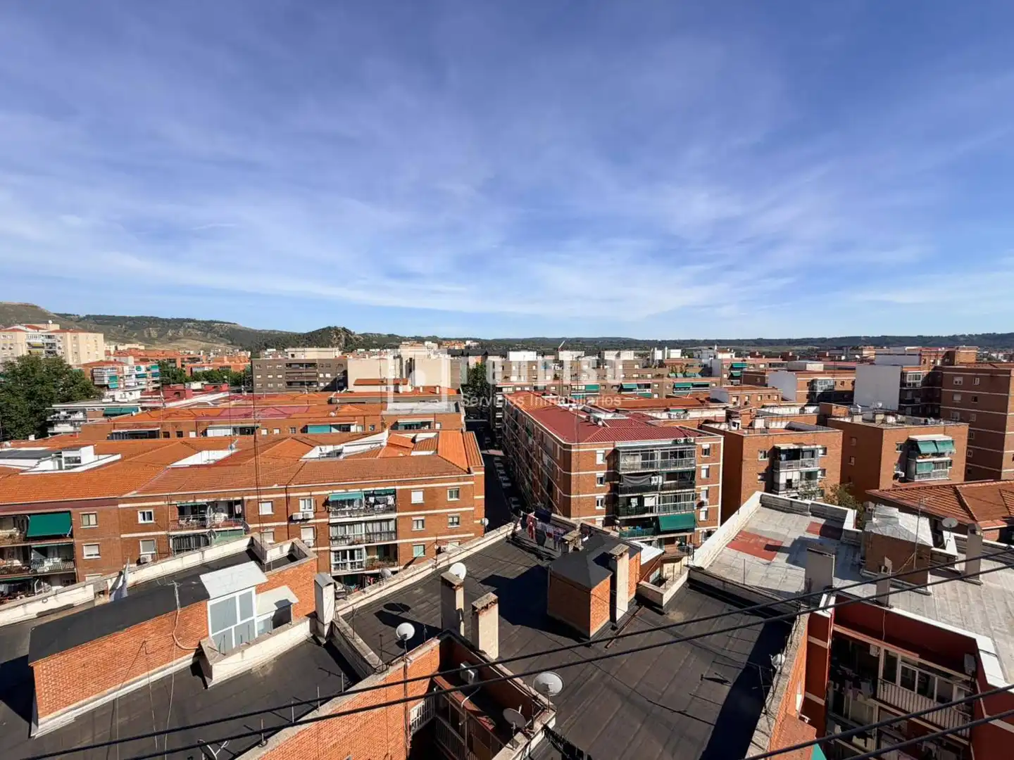 Vista exterior de Pis en venda en Alcalá de Henares amb Calefacció, Parquet i Terrassa