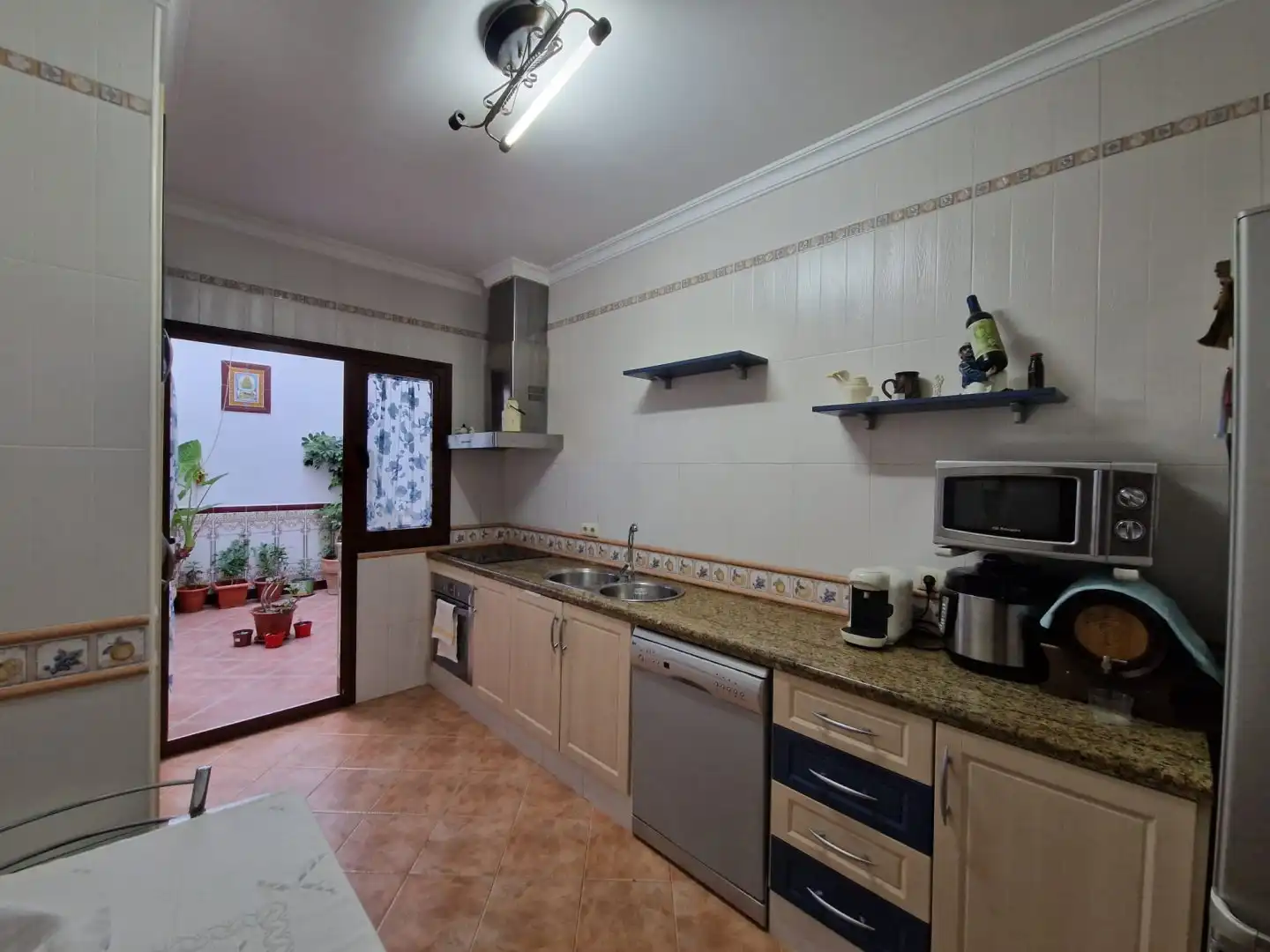 Cuina de Casa o xalet en venda en Lora del Río amb Aire condicionat, Calefacció i Terrassa