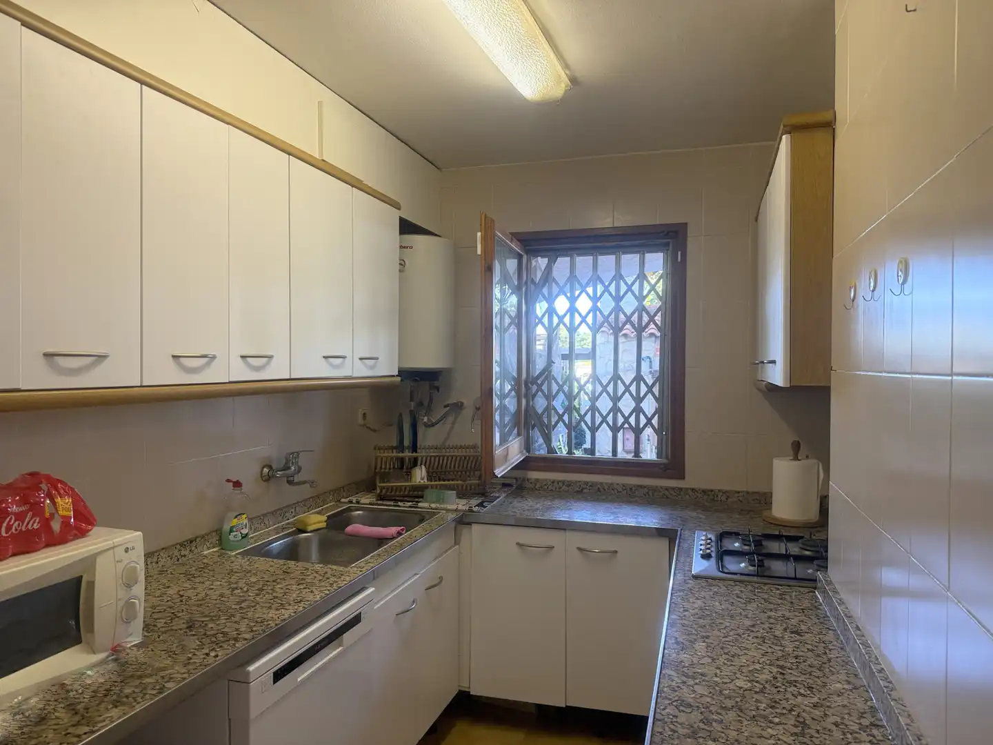 Küche von Einfamilien-Reihenhaus zum Verkauf in Creixell mit Klimaanlage, Heizung und Terrasse